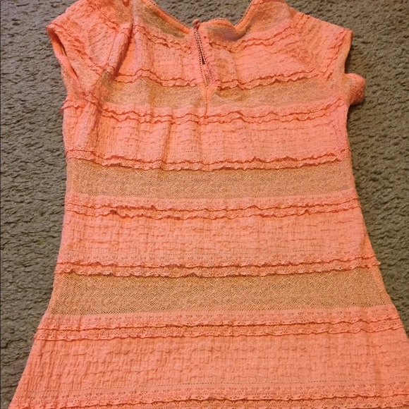 Guess “just peachy” shirt, brand new with tags. - Picture 2 of 2